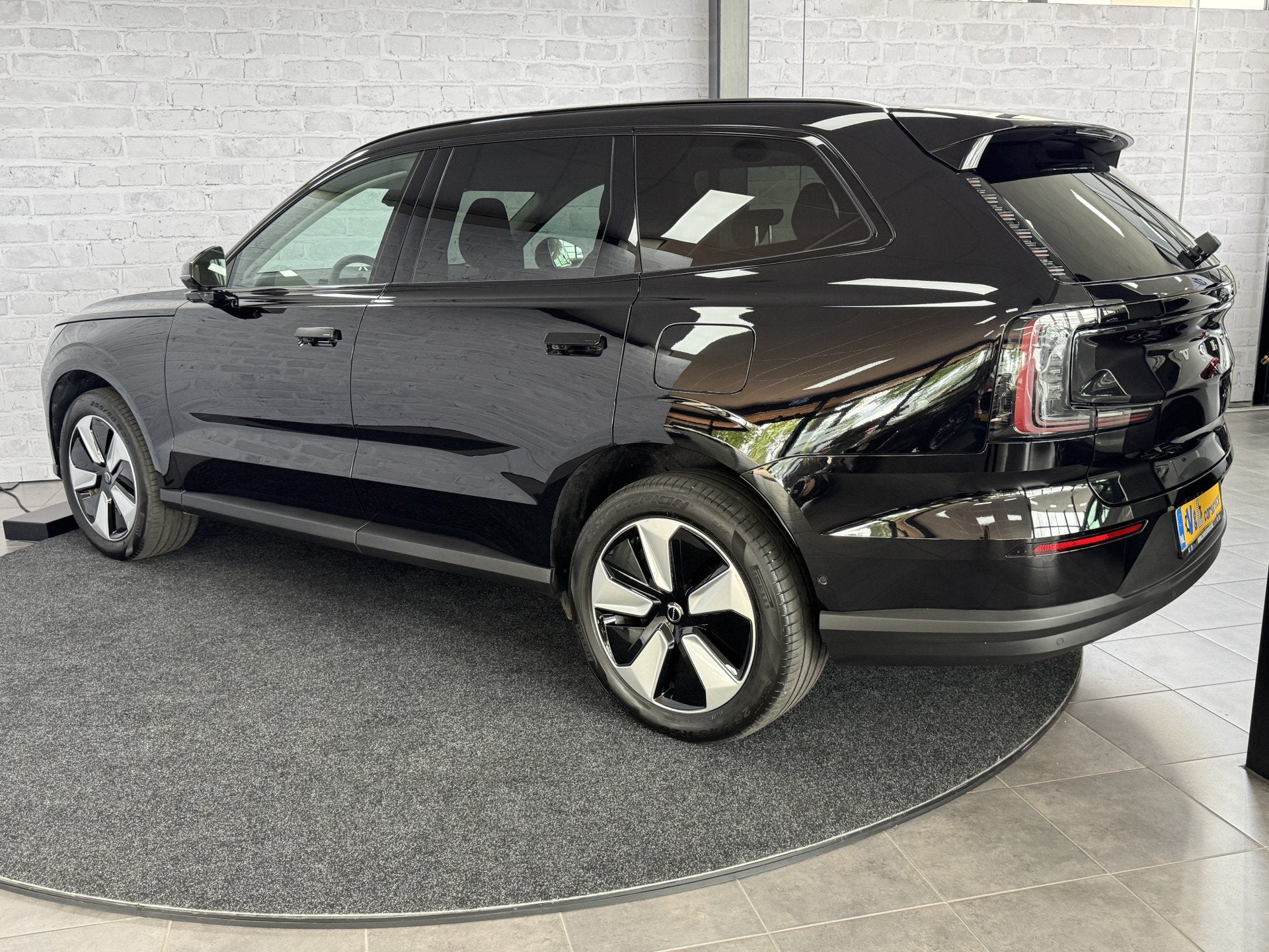 Volvo EX90 Single Motor Core 7p 104 kWh Pano ACC (bj 2025), Auto's, Automaat, Achterwielaandrijving, 7 stoelen, Zwart