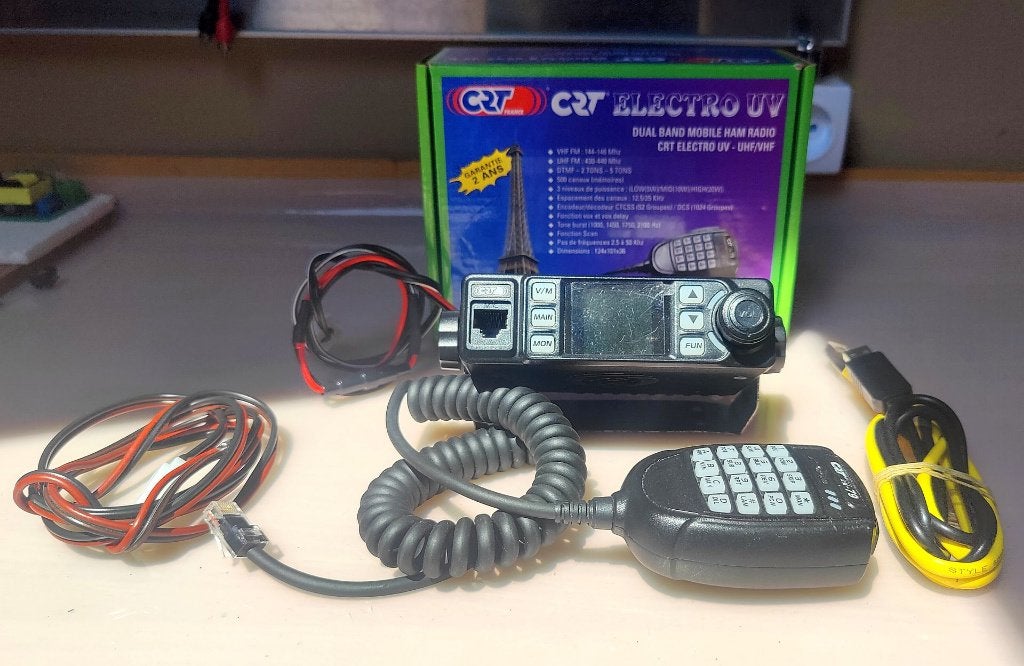 CRT Electro UV (AnyTone AT779UV) compacte dualbander., Telecommunicatie, Zenders en Ontvangers, Ophalen, Gebruikt, Zender en Ontvanger