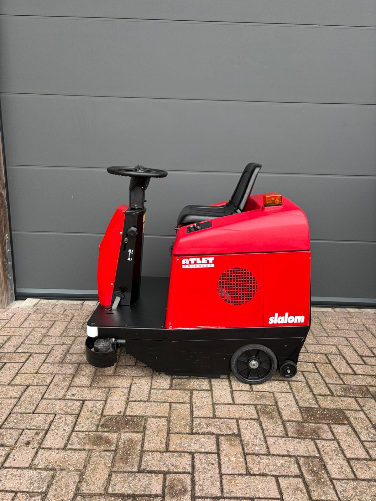 Opzit veegmachine | RCM Slalom | Nieuw accupakket, Ophalen of Verzenden, Gebruikt, RCM