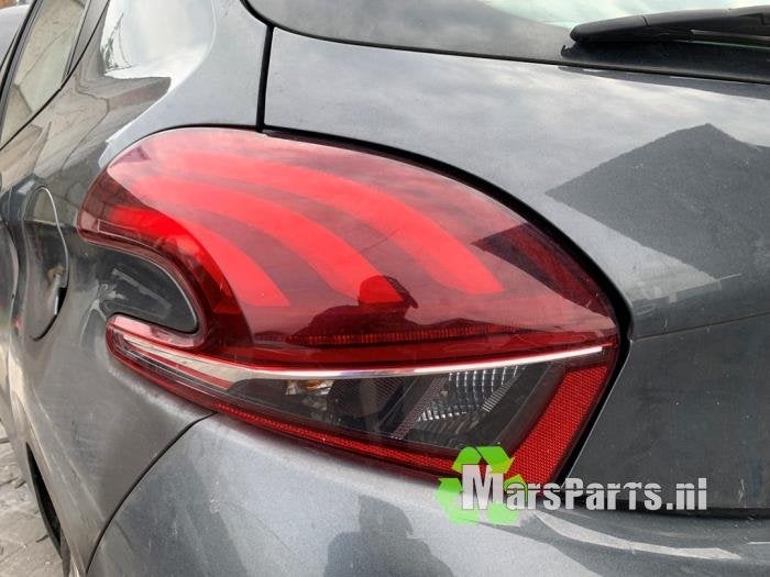 Achterlicht links van een Peugeot 208, Auto-onderdelen, Gebruikt, -, -, Ophalen of Verzenden