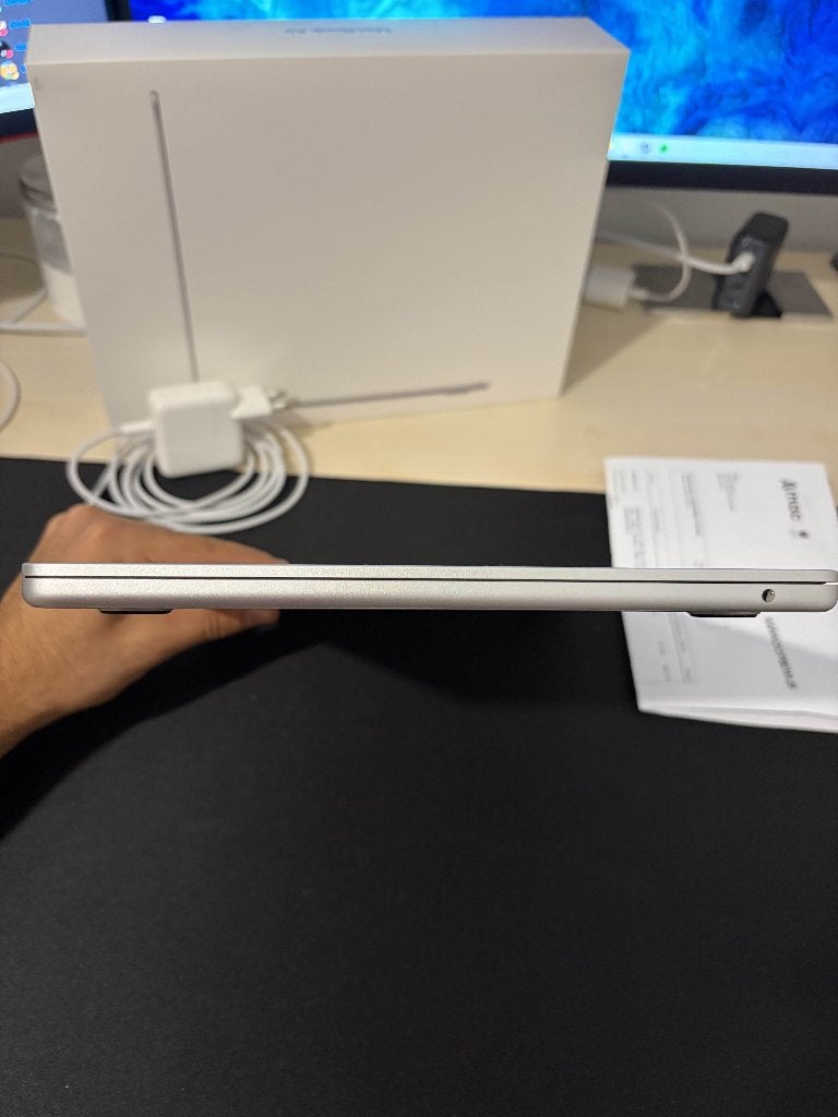 Foto 3 van Apple MacBook Air M4 2025 - Zo goed als nieuw