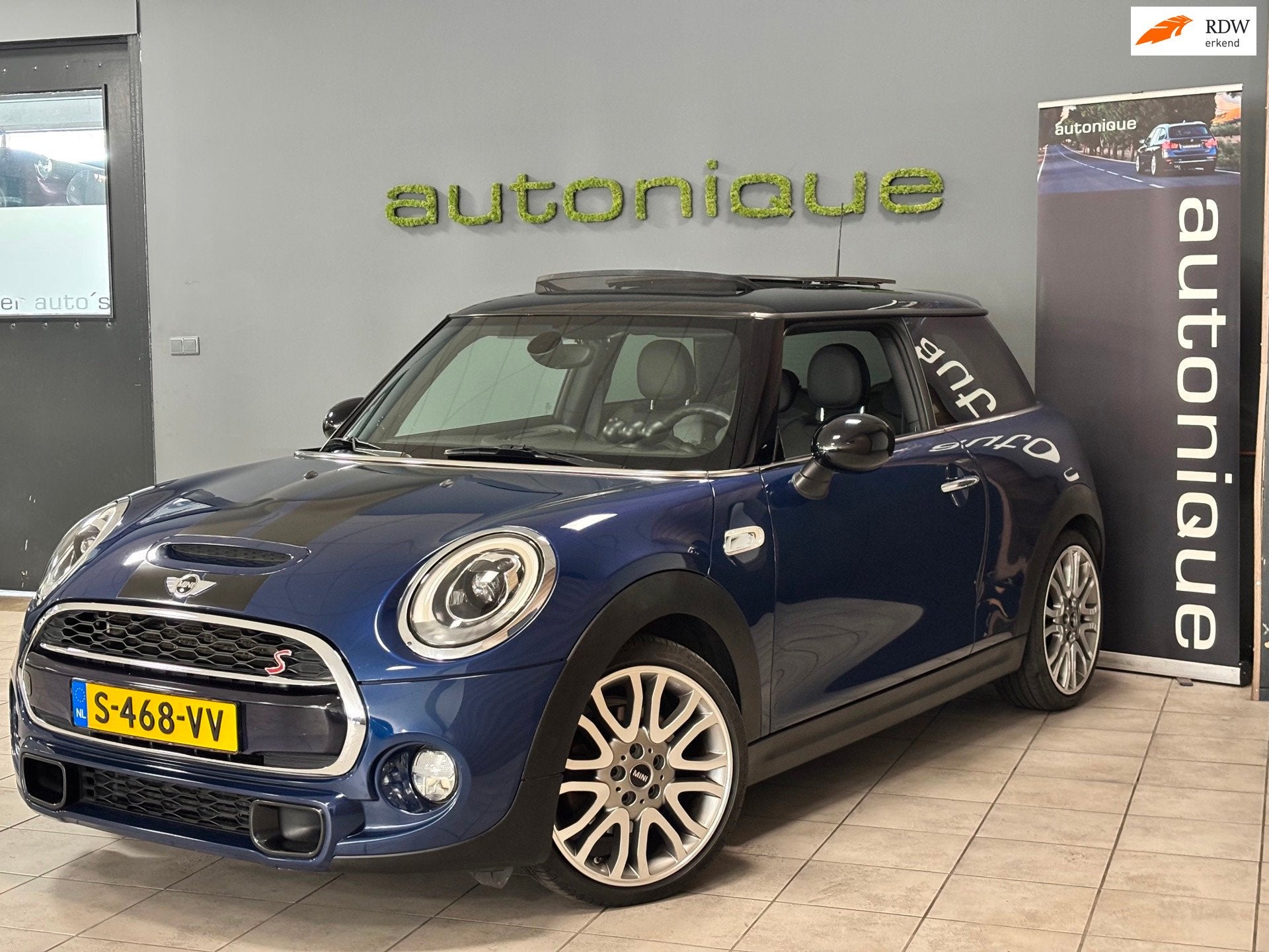 Mini 3-Deurs 2.0 Cooper S Chili Panodak/Carplay/Sportleder/S, Auto's, Gebruikt, 49 €/maand, Leder, Bedrijf