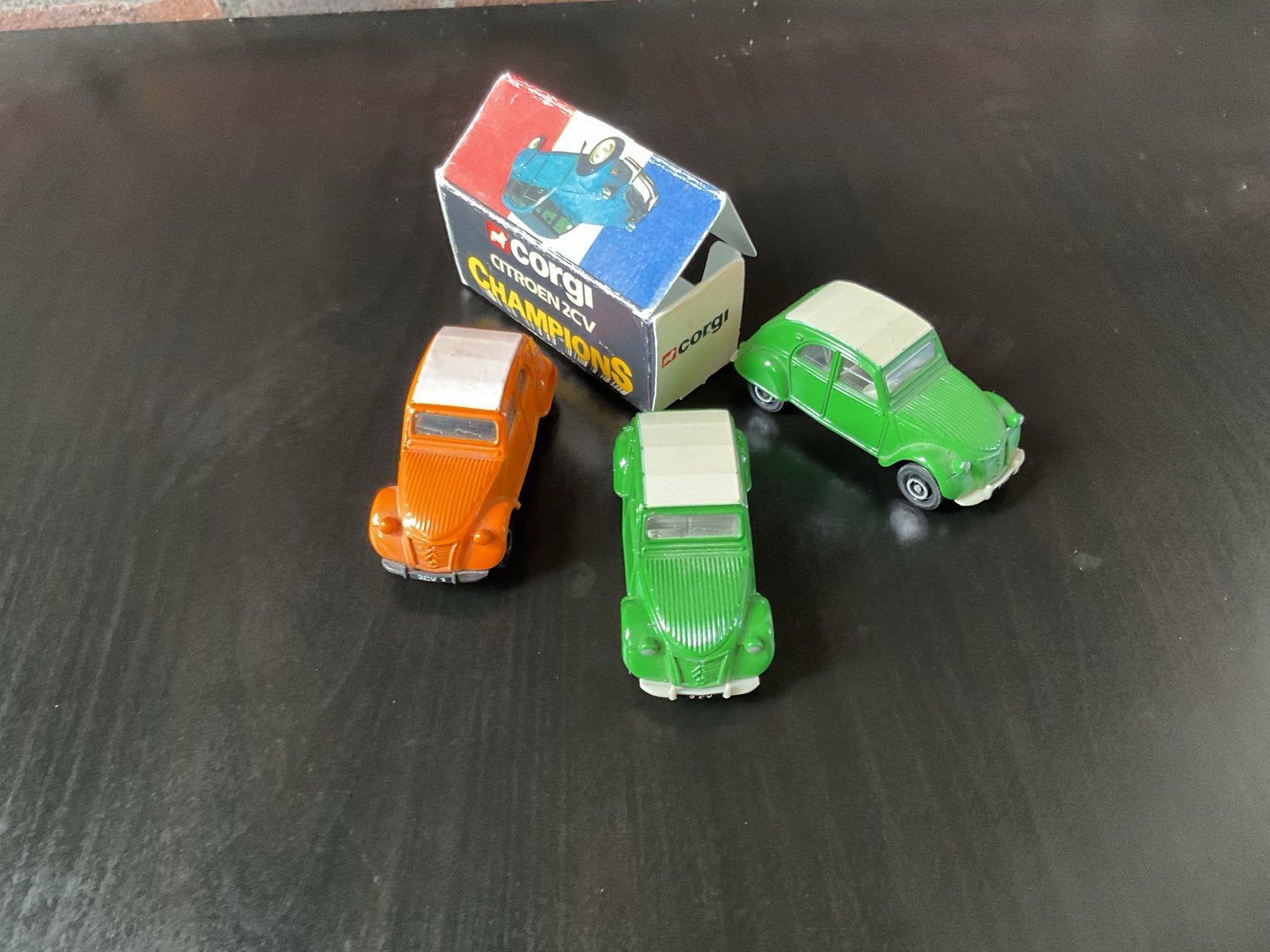 Corgi Citroën 2CV Champions modelauto's met 1 doosje, Ophalen of Verzenden, Gebruikt, Auto, Corgi