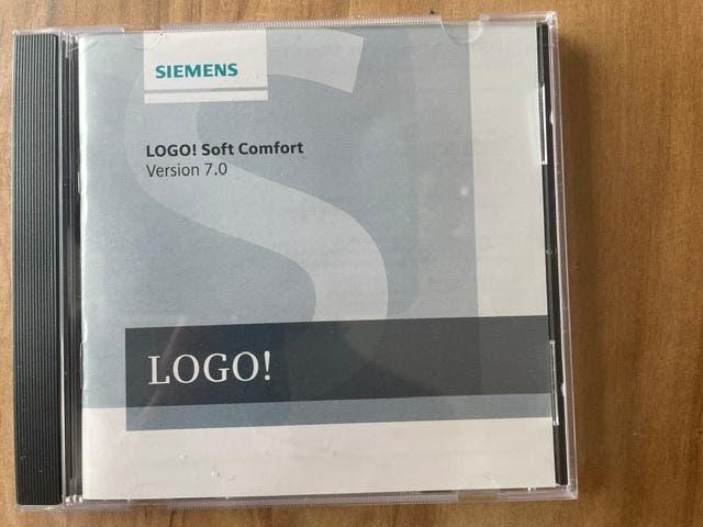 Logo software V 7, Hobby en Vrije tijd, Ophalen of Verzenden, Zo goed als nieuw
