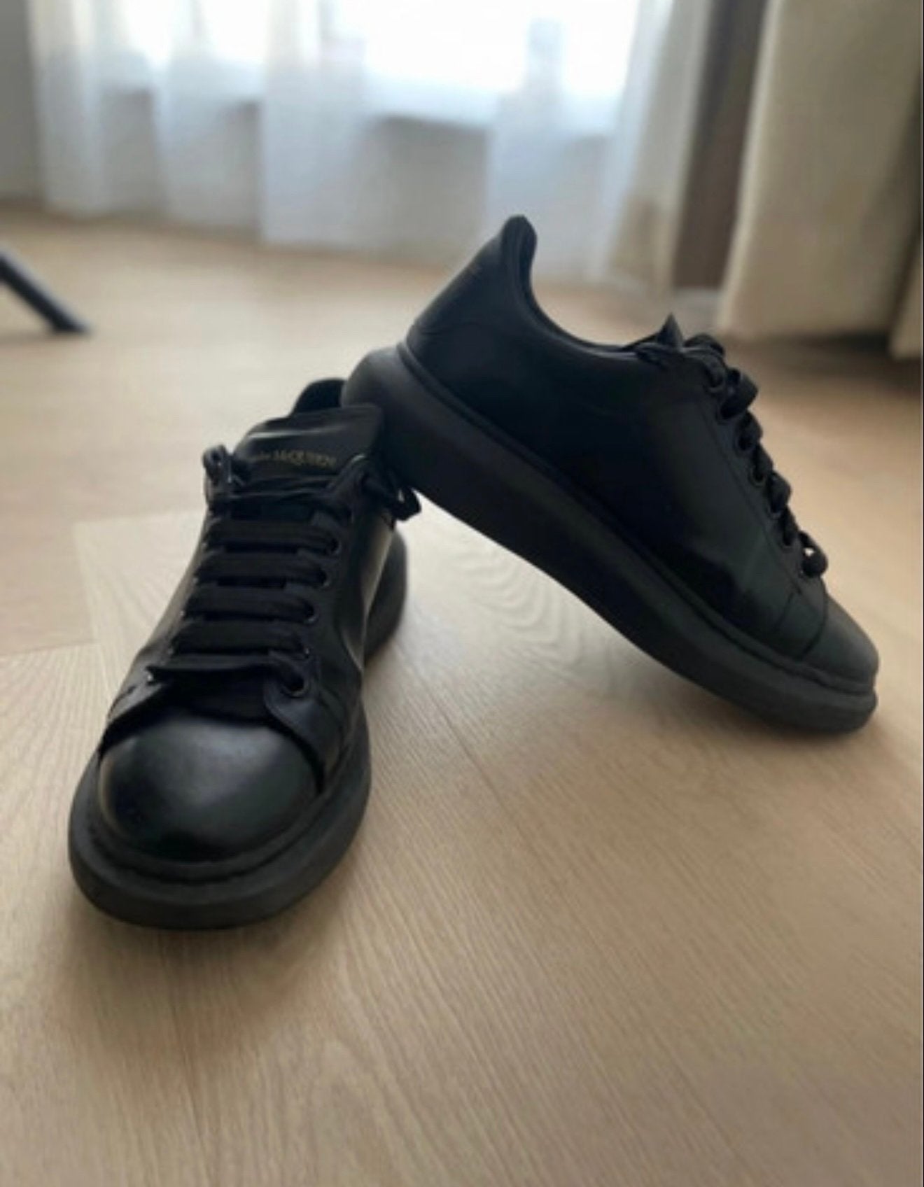 Alexander Mcqueen sneakers, Zwart, Ophalen of Verzenden, Sneakers of Gympen, Gedragen