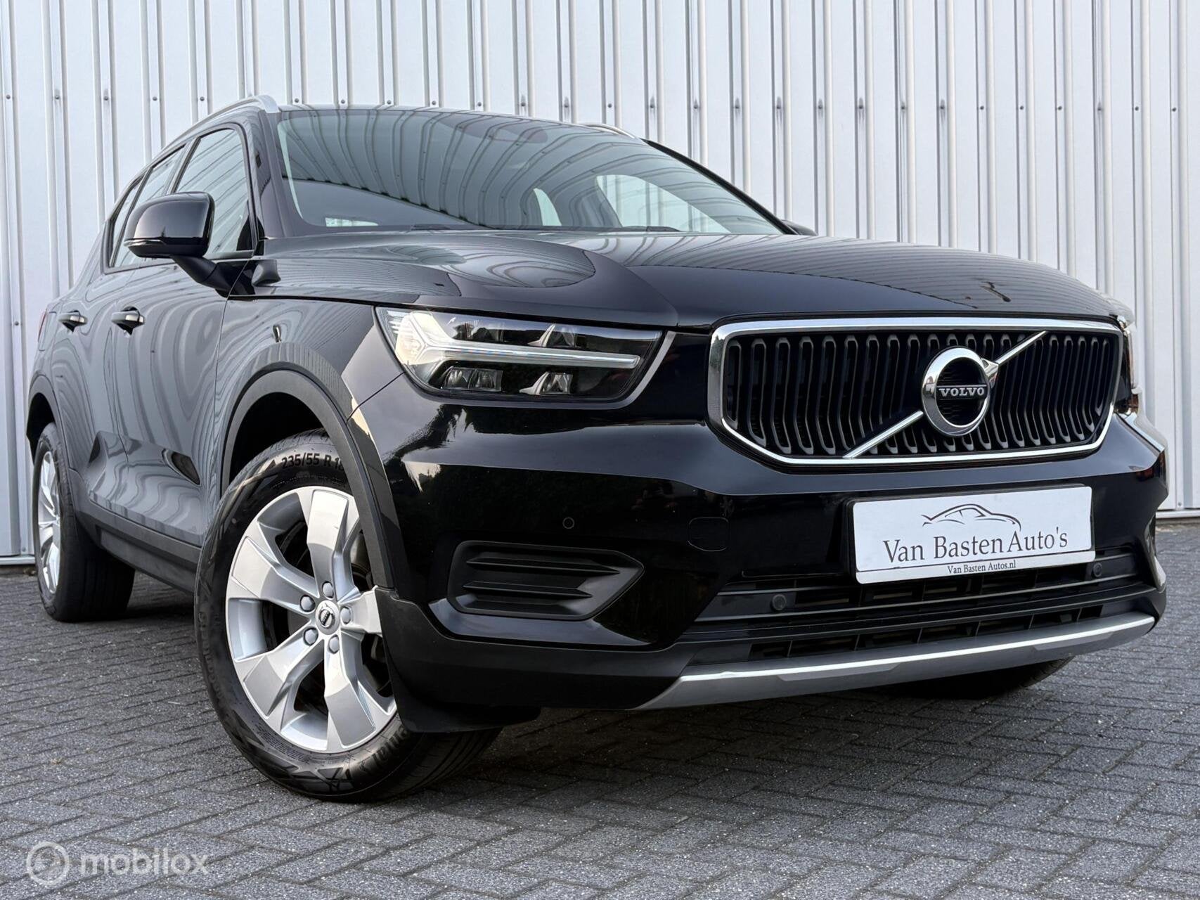 Volvo XC40 1.5 T3 Momentum Pro | Aut | Camera | LED | Virtua, Auto's, Dealer onderhouden, 1525 kg, Gebruikt, Leder en Stof