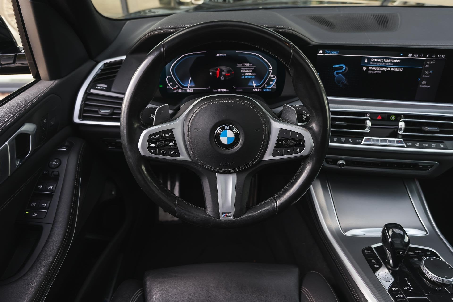 BMW X5 xDrive45e High Executive M Sport Automaat / Panoramad, Auto's, Dealer onderhouden, Gebruikt, 394 pk, Met garantie (alle)