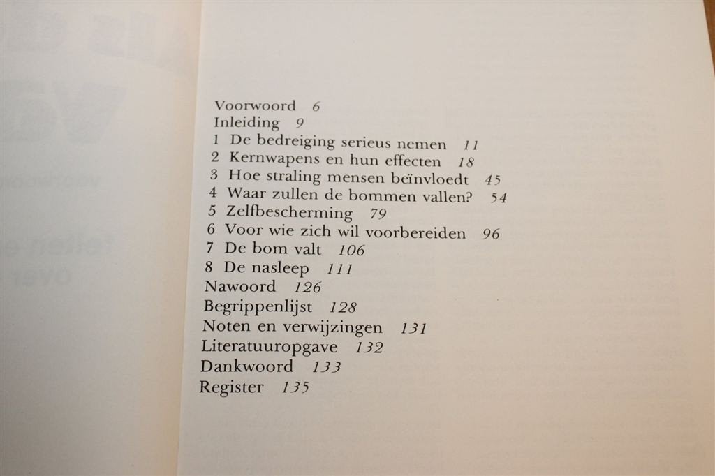 Als de Bom Valt — Kernoorlog & Nucleaire Gevolgen voor NL, Ophalen of Verzenden, Gelezen, Nederland