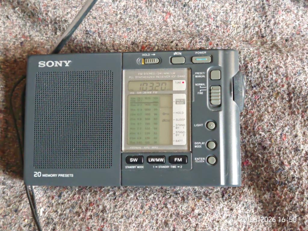 Overleef de elementen (en de stilte) met deze Sony ICF-SW40, Ophalen of Verzenden