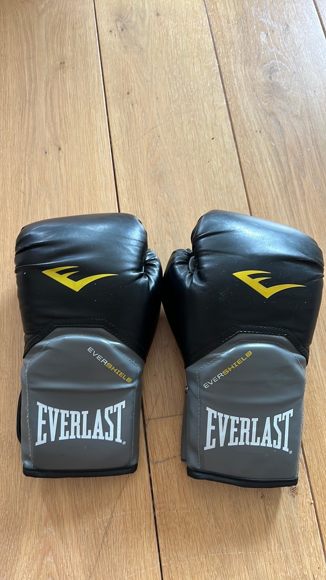 Everlast bokshandschoenen 10oz, Sport en Fitness, Boksen, Ophalen of Verzenden, Zo goed als nieuw, Bokshandschoenen