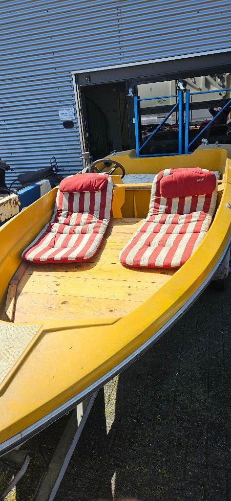 Consoleboot inclusief trailer en tank (geen motor), Watersport en Boten, Vis- en Consoleboten, Gebruikt, Met afstandsbediening