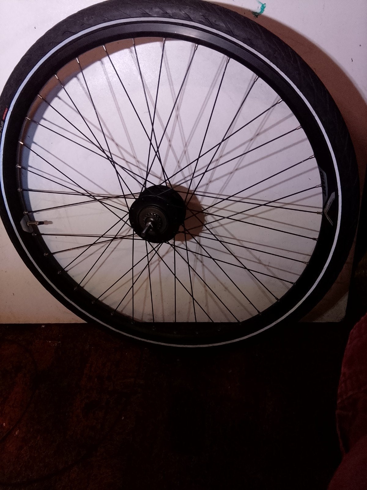 28" inch wiel+naaf+nwe velg+ bin&buit. band, Gebruikt, Onbekend, Stadsfiets, Aluminium