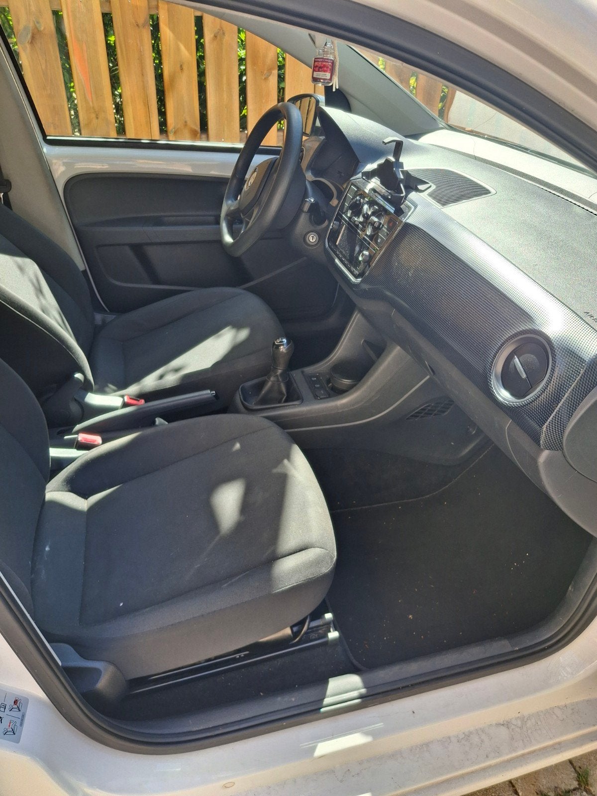 Foto 10 van Volkswagen up! 1.0 75PK 5D 2018 Wit