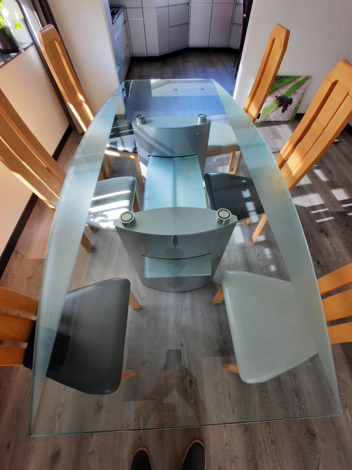 Foto 3 van Glazen eettafel (2x1meter) met 6 beukenhouten stoelen