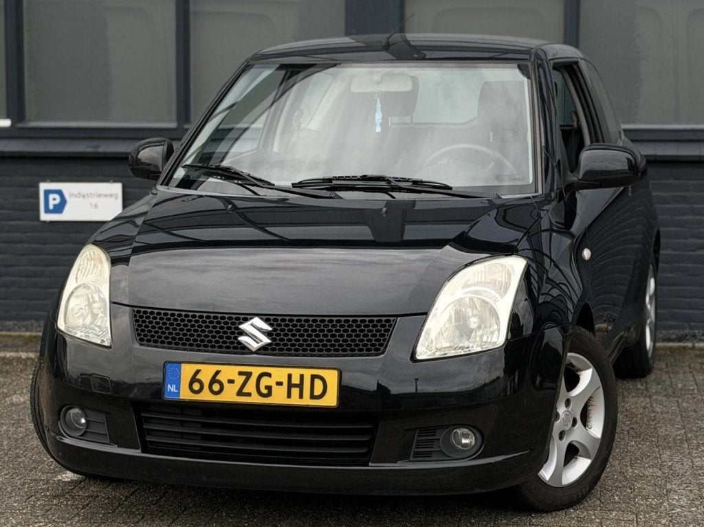 Suzuki Swift 1.5 Exclusive |Airco |CarPlay |Nieuwe APK |NAP, Auto's, 15 km/l, 4 cilinders, Bedrijf, Handgeschakeld