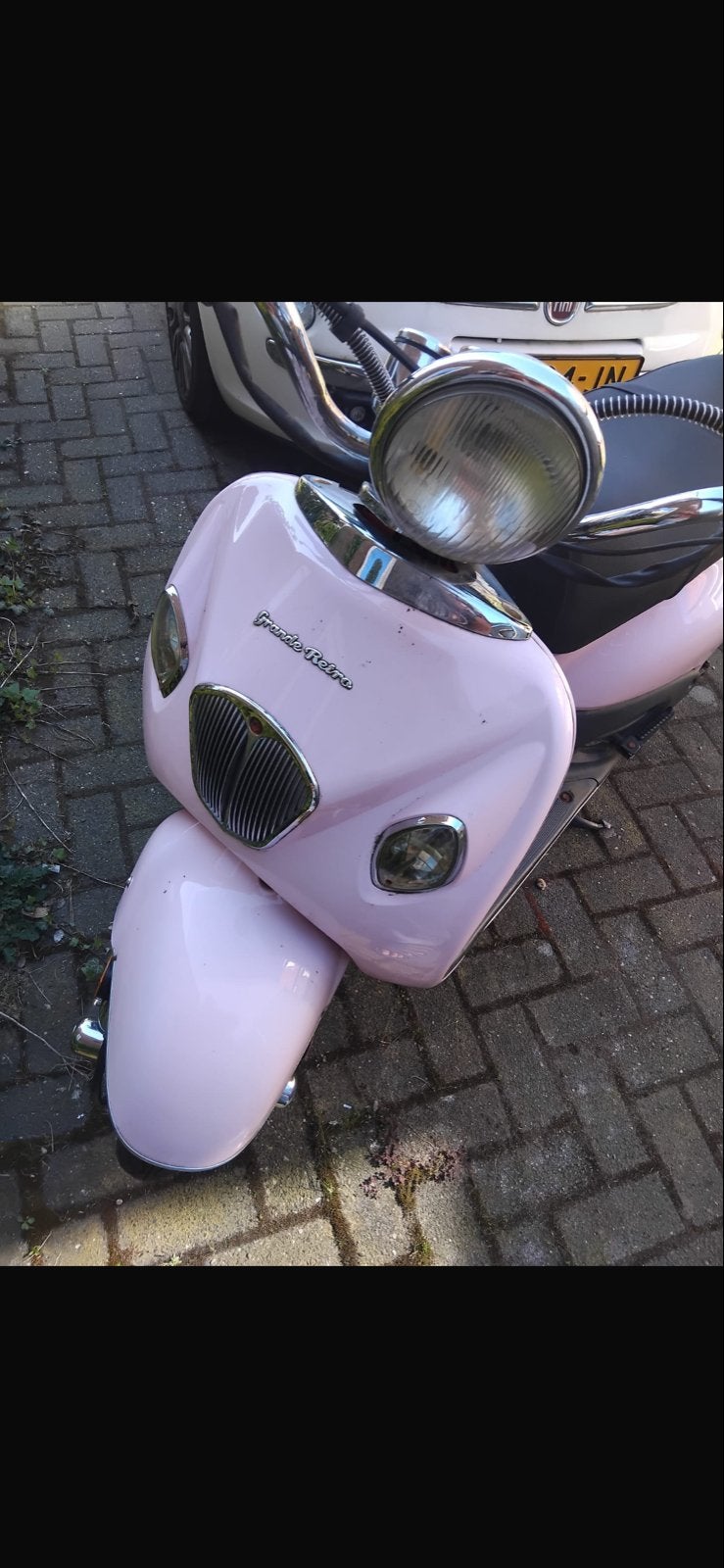 Roze scooter in prima staat met kleine roestplekjes, Ophalen, Gebruikt