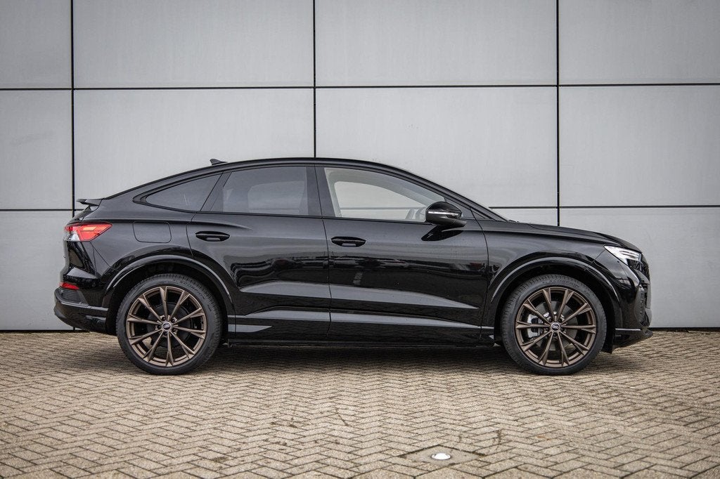 Audi Q4 Sportback e-tron 45 286pk Advanced Edition 82 kWh |, Auto's, Audi, Automaat, Zwart, 82 kWh, 2135 kg
