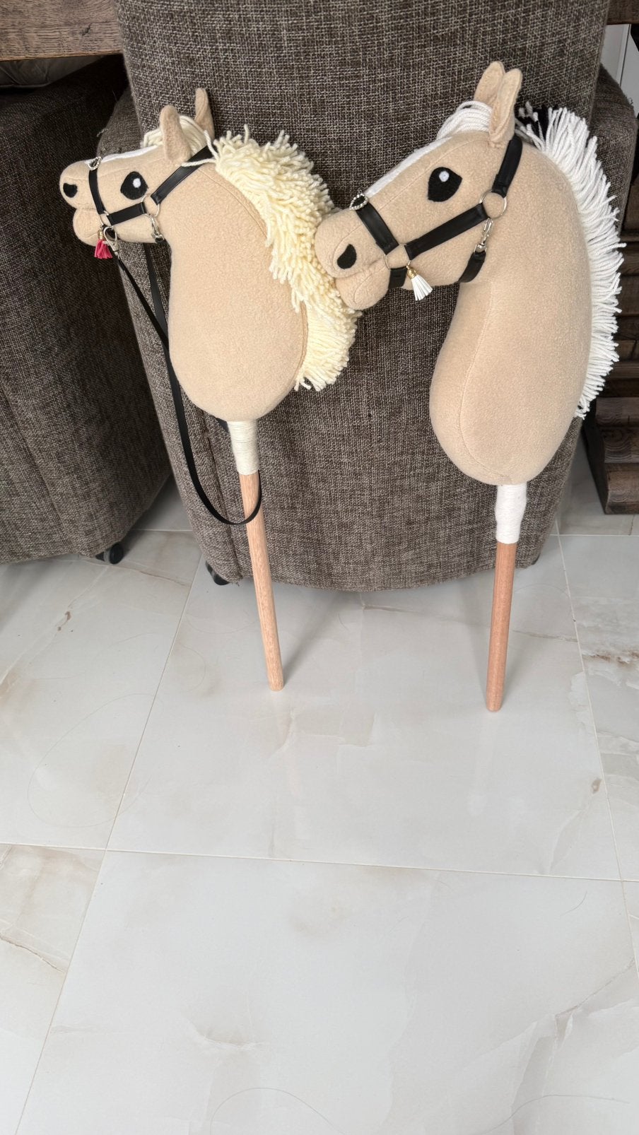 Stoere fjord veulen en moeder hobbyhorse. Halster, touw,stok, Paard, Overige merken, Nieuw, Ophalen of Verzenden