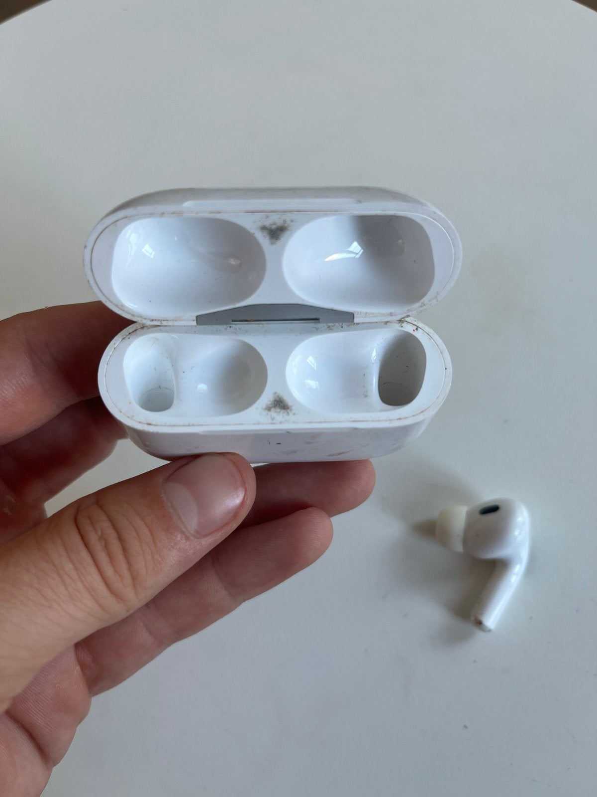 Rechter AirPod Pro met oplaadcase (linker kwijt), In-ear, Gebruikt, Bluetooth, Ophalen of Verzenden