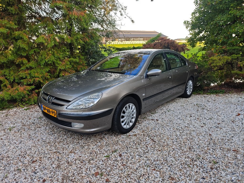 Peugeot 607 2.2 16V AUT 2003 Grijs, Auto's, 1800 kg, 4 cilinders, 157 pk, 75 €/maand
