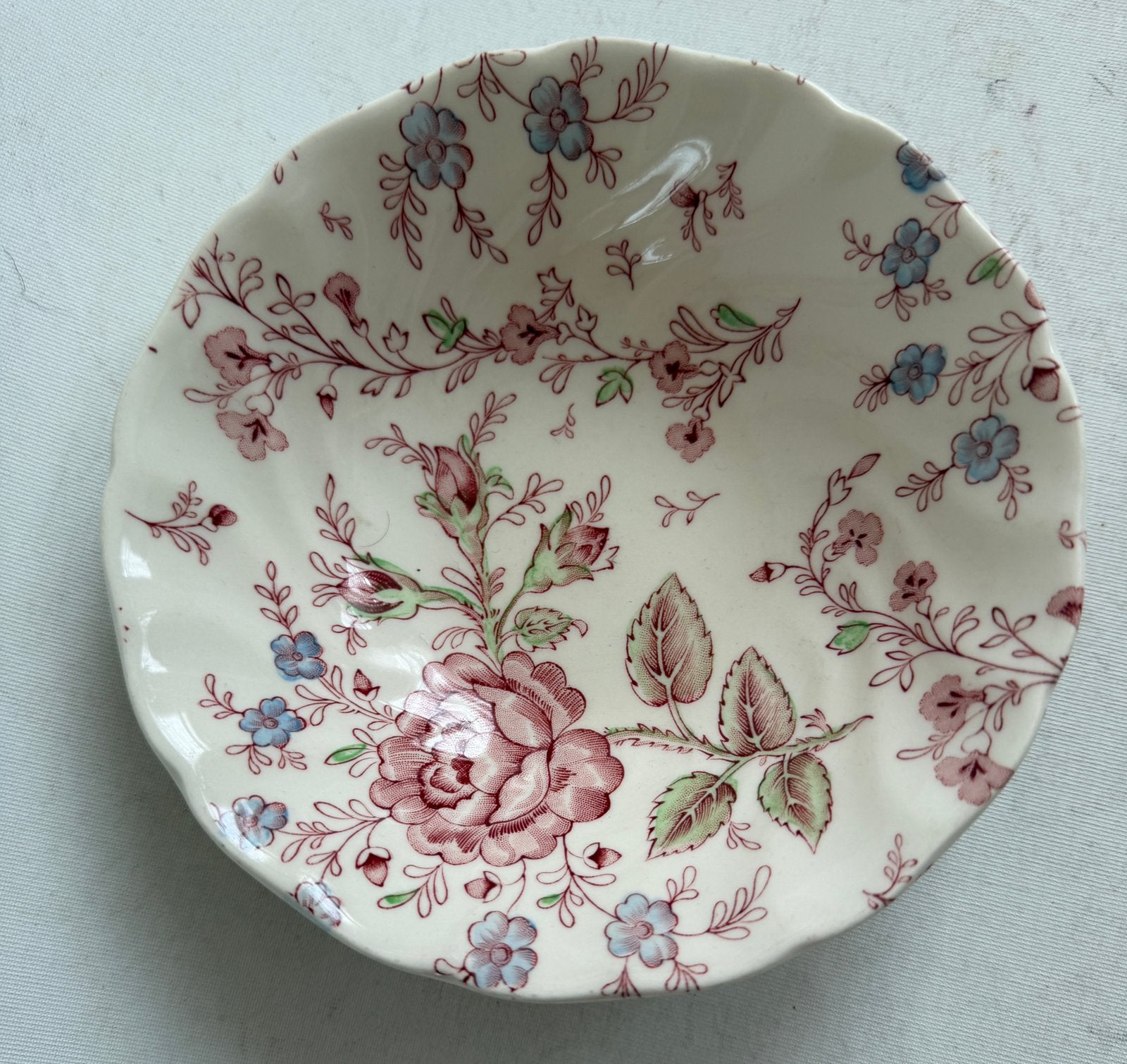 Johnson Brothers Rose Chintz Papschaal kom nieuw!, Keramiek, Nieuw, Ophalen of Verzenden, Kom(men)