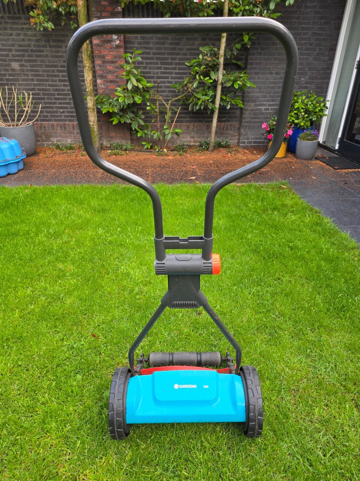 Gardena 330 handgrasmaaier - Perfect voor kleine gazons, Gebruikt, Handgrasmaaier, Ophalen of Verzenden, 30 t/m 39 cm