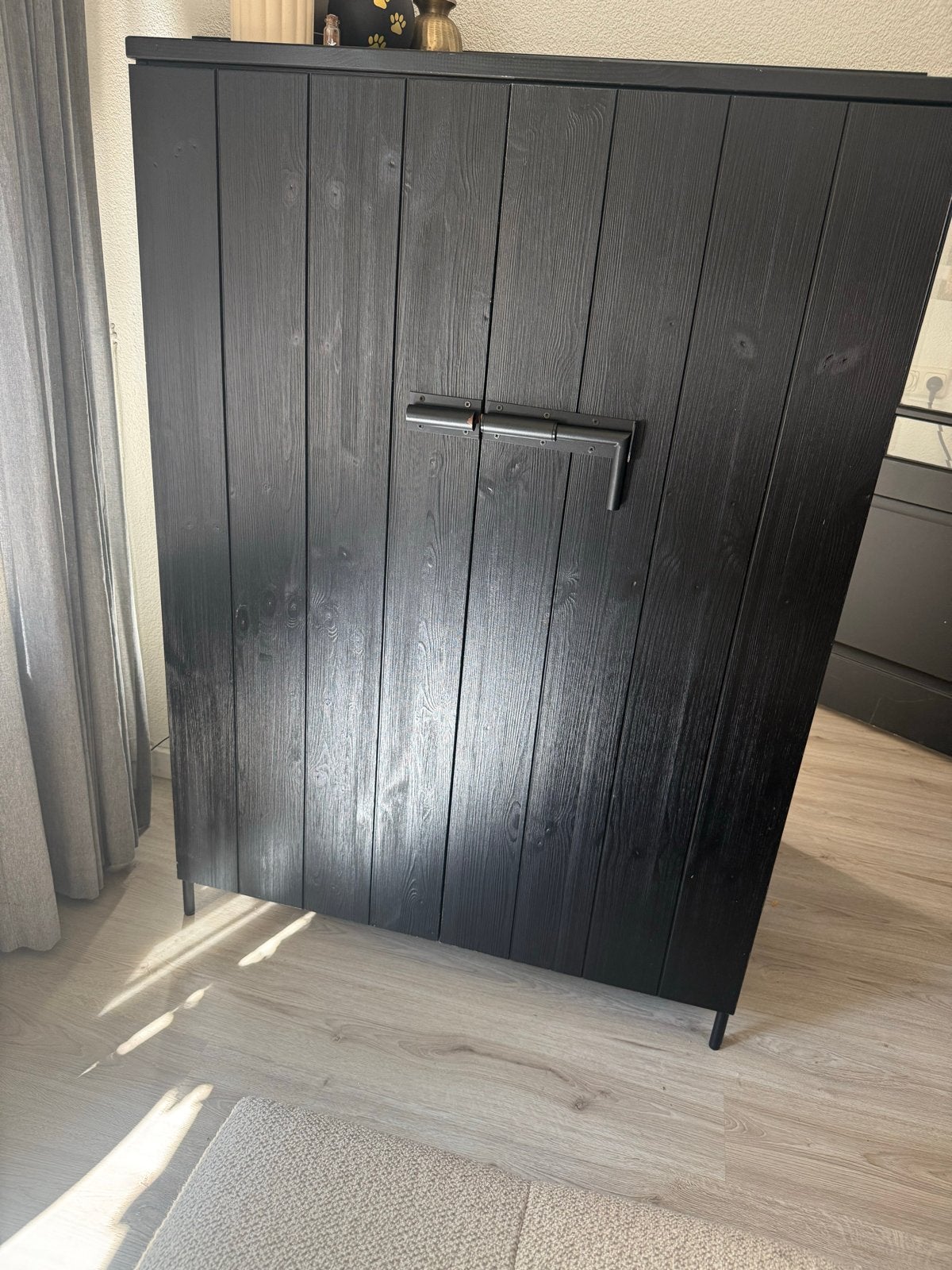 Zwart houten kast 140x100x40 cm, Huis en Inrichting, Ophalen, Gebruikt, 100 tot 150 cm, 25 tot 50 cm