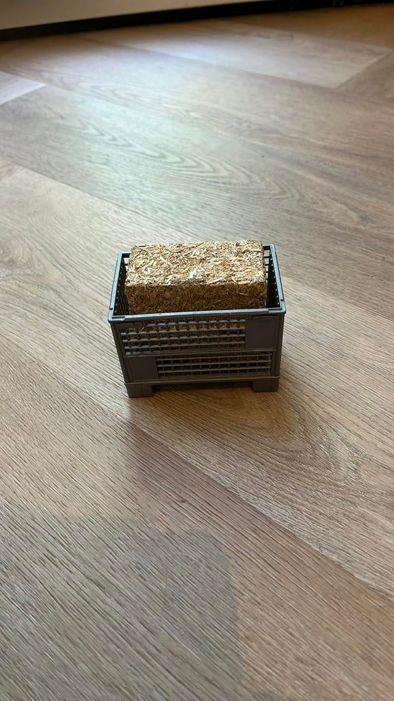 Bruder voerruif met 2x strobaal, Ophalen of Verzenden, Zo goed als nieuw, Beeldje of Figuurtje