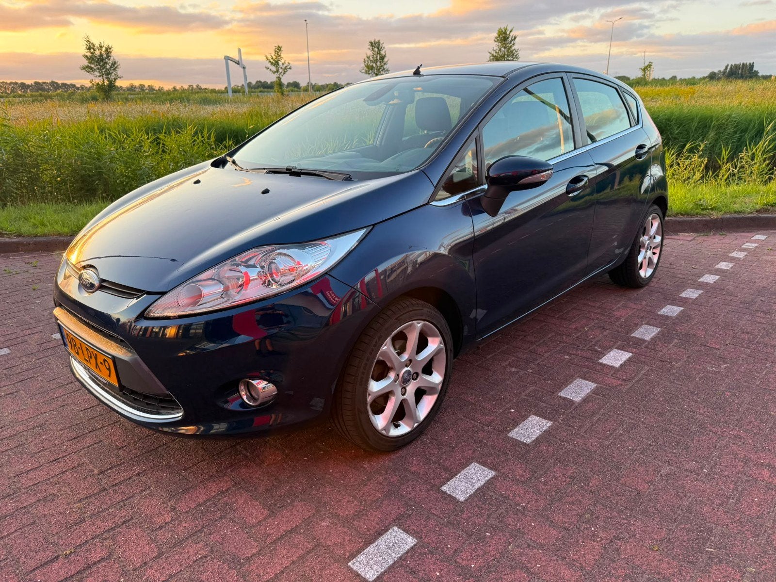 Ford Fiësta 1.6 Ti-vct 88KW 5DR 2011 Parksens Airco APK, Auto's, Voorwielaandrijving, Stof, 40 €/maand, Zwart