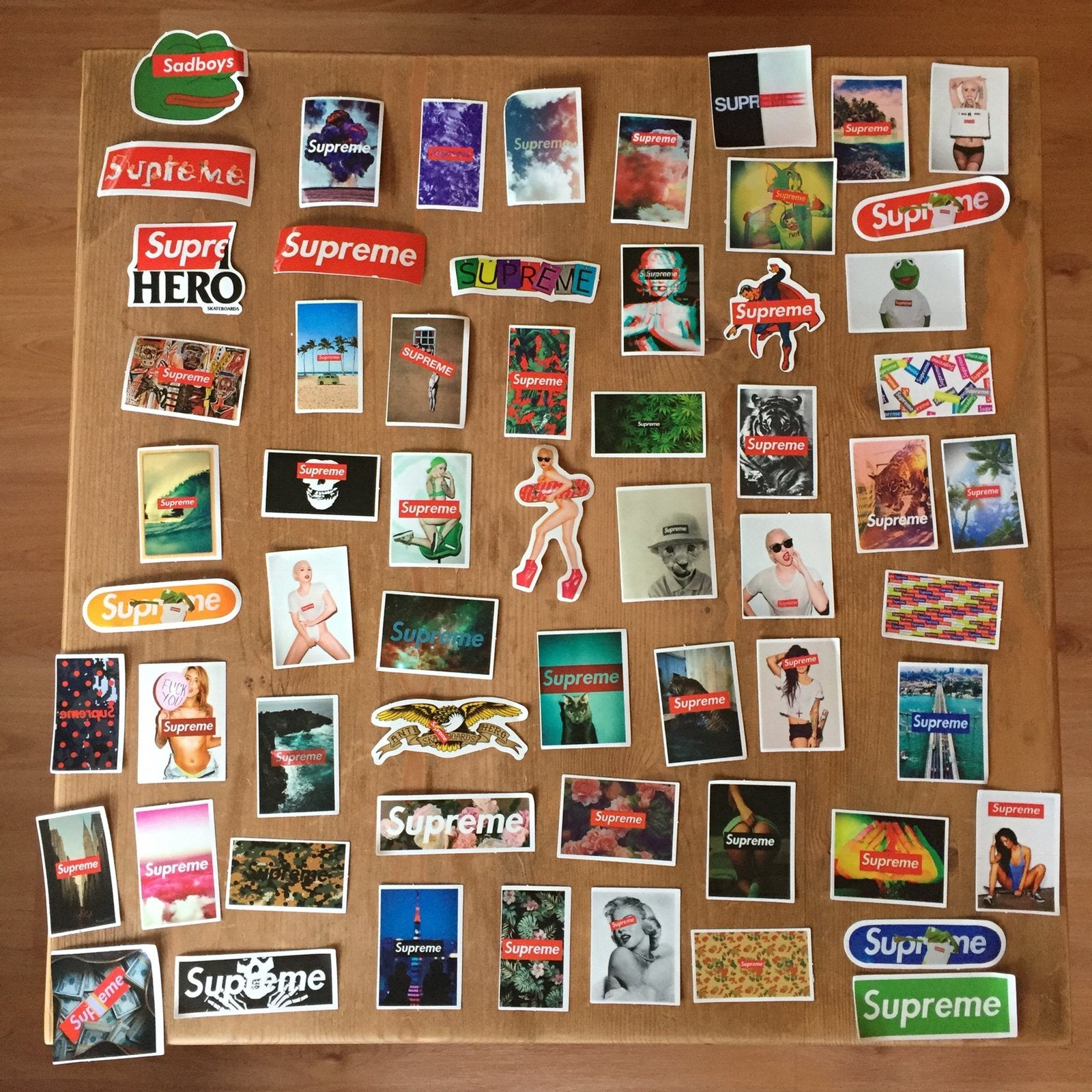Setje van Supreme rode box logo stickers sticker witte, Ophalen of Verzenden, Nieuw, Meerdere stickers