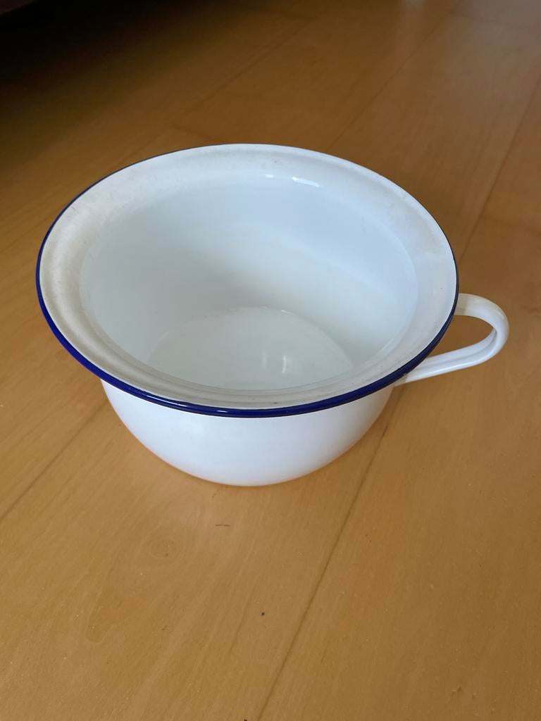 Emaille po wit met blauwe rand, Antiek en Kunst, Antiek | Emaille, Ophalen of Verzenden