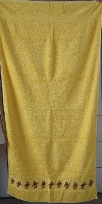 Geel badlaken Winnie de Pooh beer, Winnie the Pooh, Ophalen of Verzenden, Winnie de Poeh of vrienden, Zo goed als nieuw, Kleding of Textiel