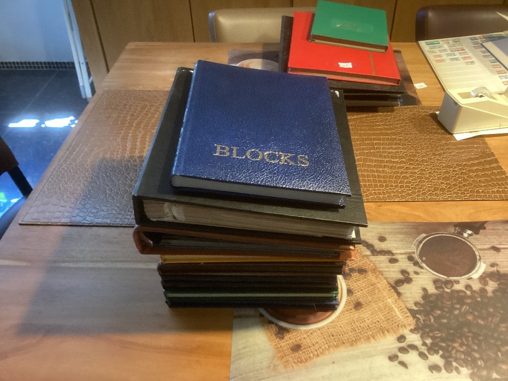 10 lege gebruikte postzegel albums voor een serieus goed bod, Verzenden, Verzamelalbum