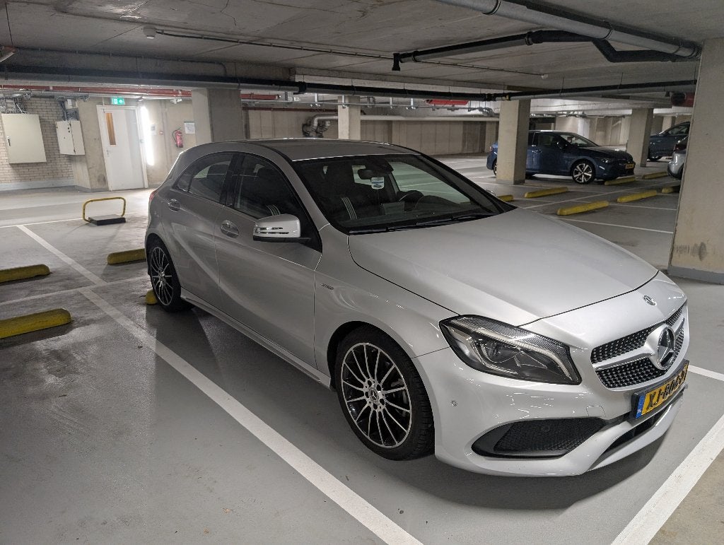 Mercedes Benz A Klasse A200 AMG Sport Edition 2018, Leder en Stof, 1595 cc, 19 km/l, Particulier