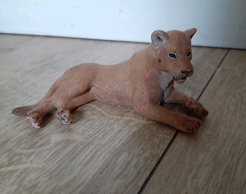 Schleich leeuwin liggend 14375 zeldzaam, Ophalen of Verzenden, Nieuw, Wild dier, Beeldje of Figuurtje
