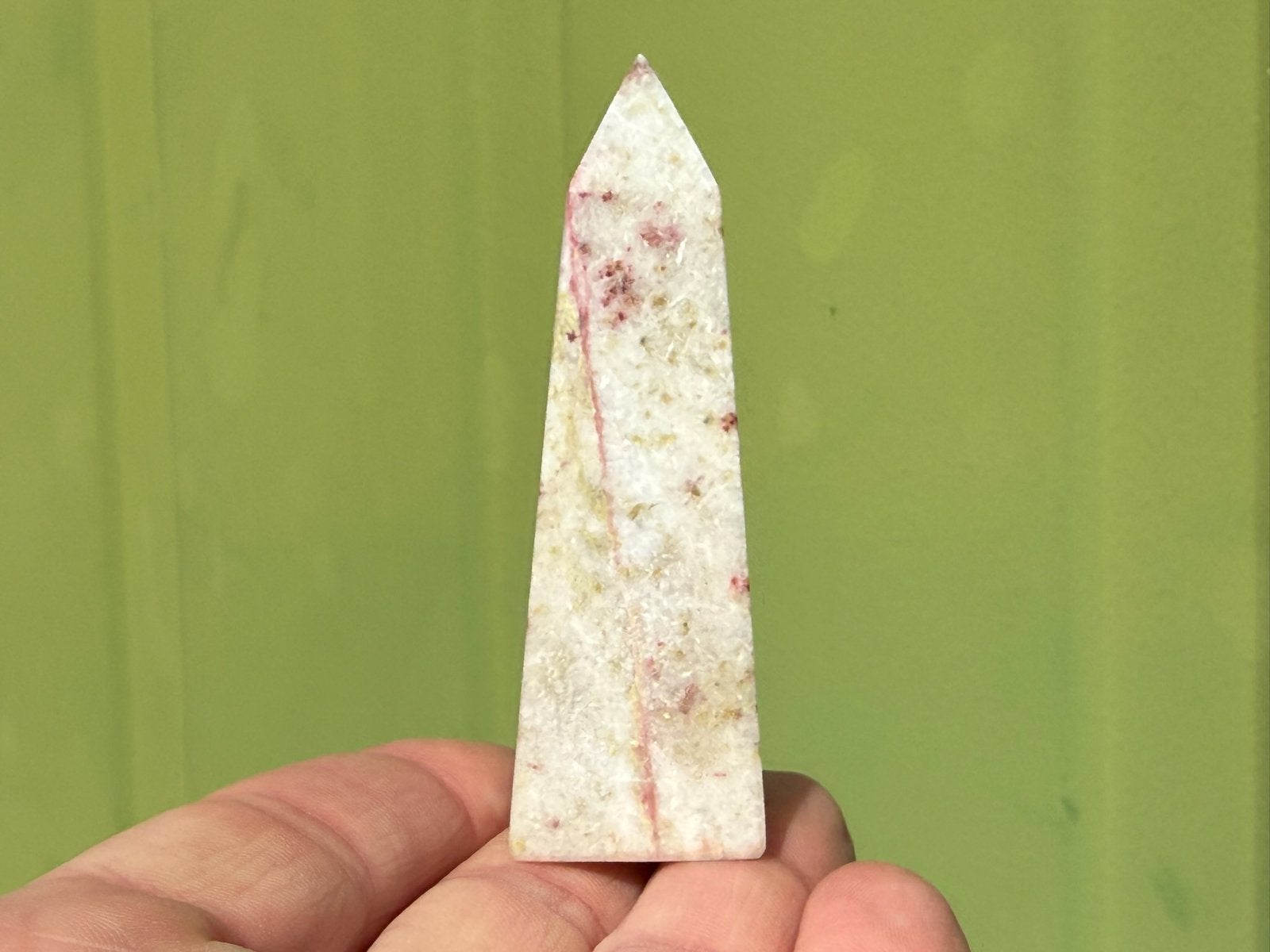 Cinnaber in Kwarts obelisk punt mineralen, Ophalen of Verzenden, Mineraal