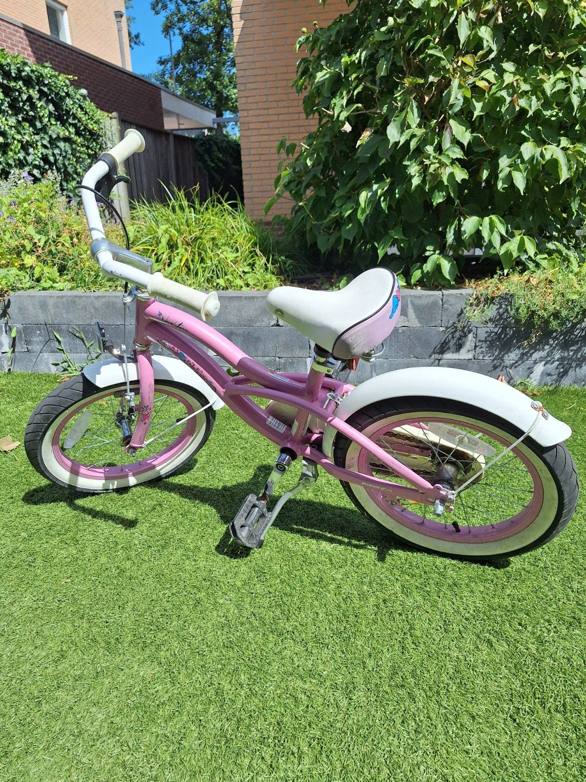 Stoere roze fiets 16 inch, Fietsen en Brommers, Fietsen | Cruisers en Lowriders, Ophalen, Gebruikt, Staal