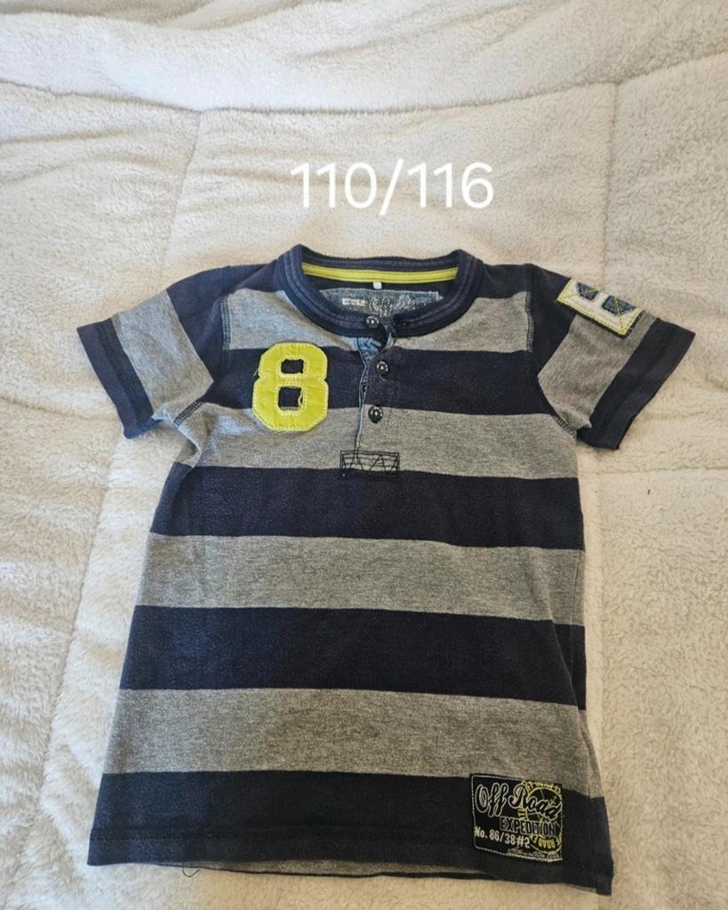 Stoer gestreept T-shirt maat 110/116 met nummer 8, Kinderen en Baby's, Kinderkleding | Maat 110, Gebruikt, Ophalen of Verzenden