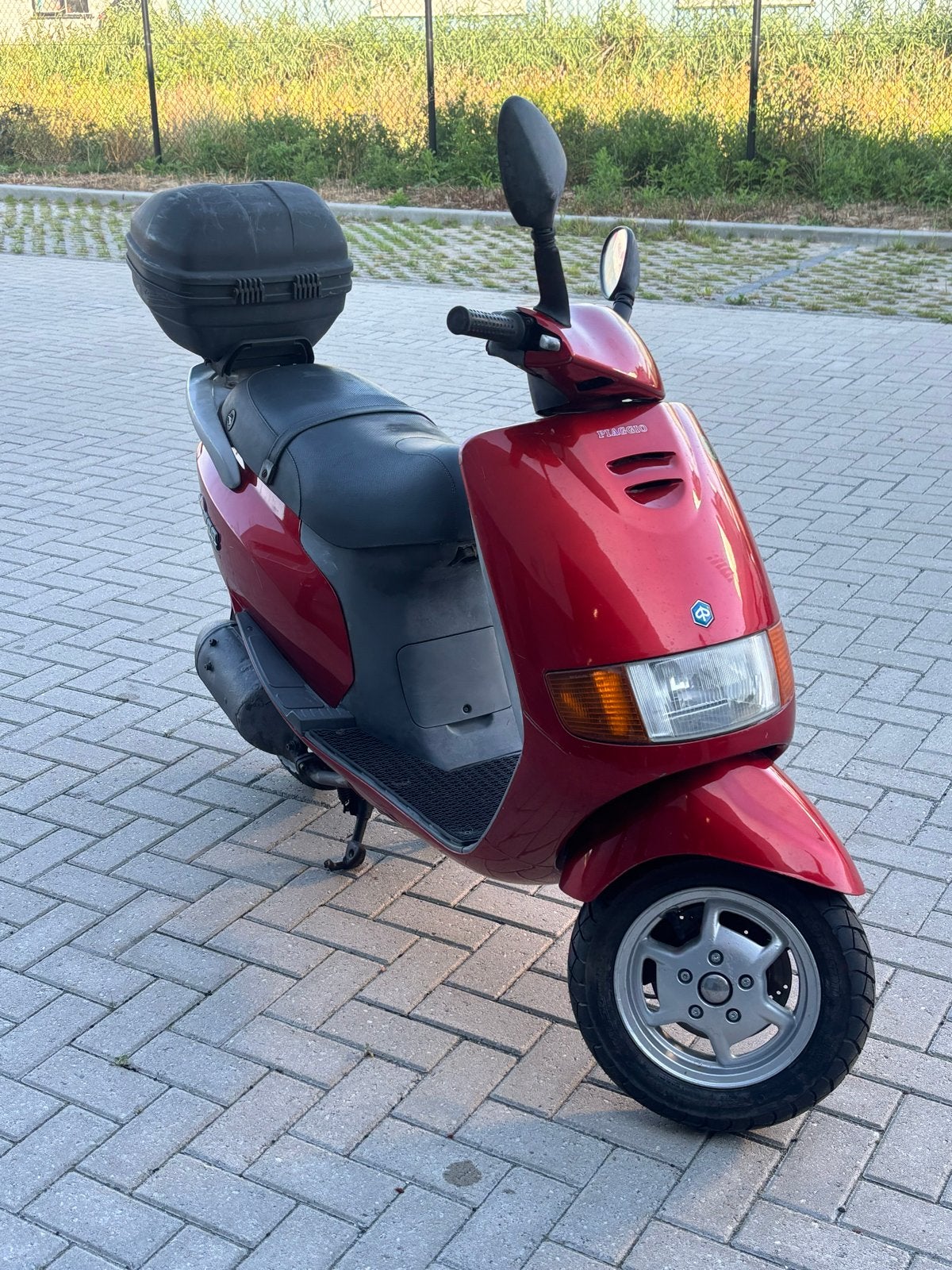Piaggio Sfera 125cc 4-takt Scooter - Rood, Gebruikt, Overige modellen, Maximaal 45 km/u, Ophalen of Verzenden