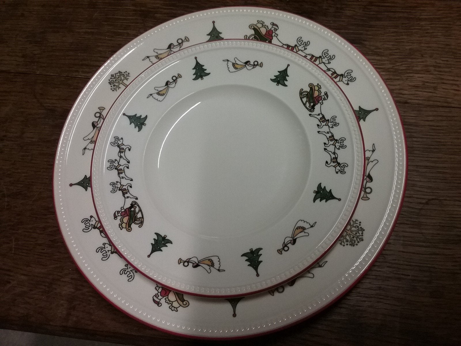 Kerstservies veel Wedgwood borden diverse maten beschikbaar, Ophalen of Verzenden