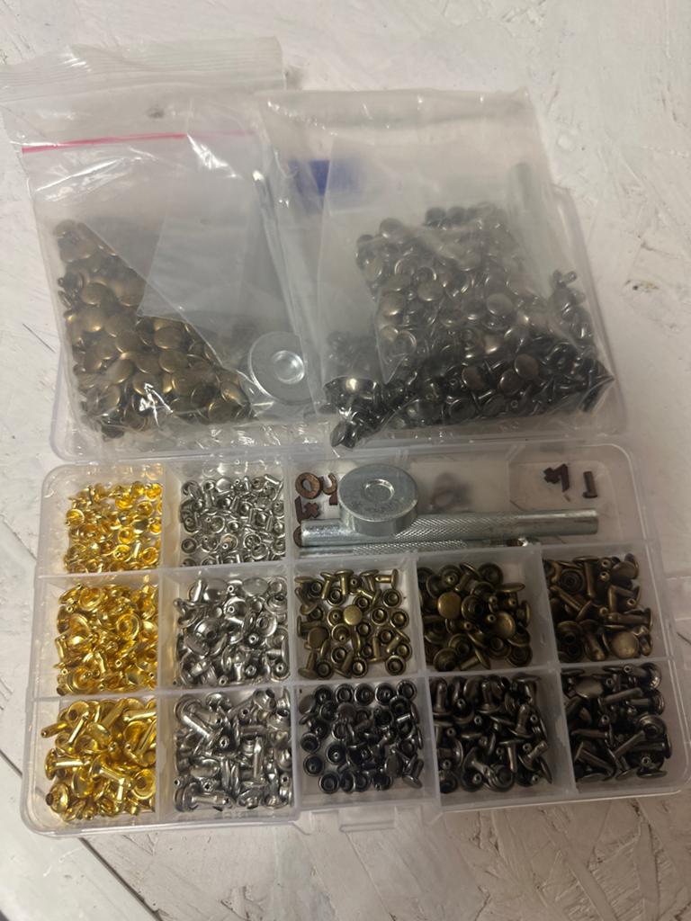 Leren klinknagels set met gereedschap, Nieuw, Meerkleurig, Knutselmateriaal, Metaal