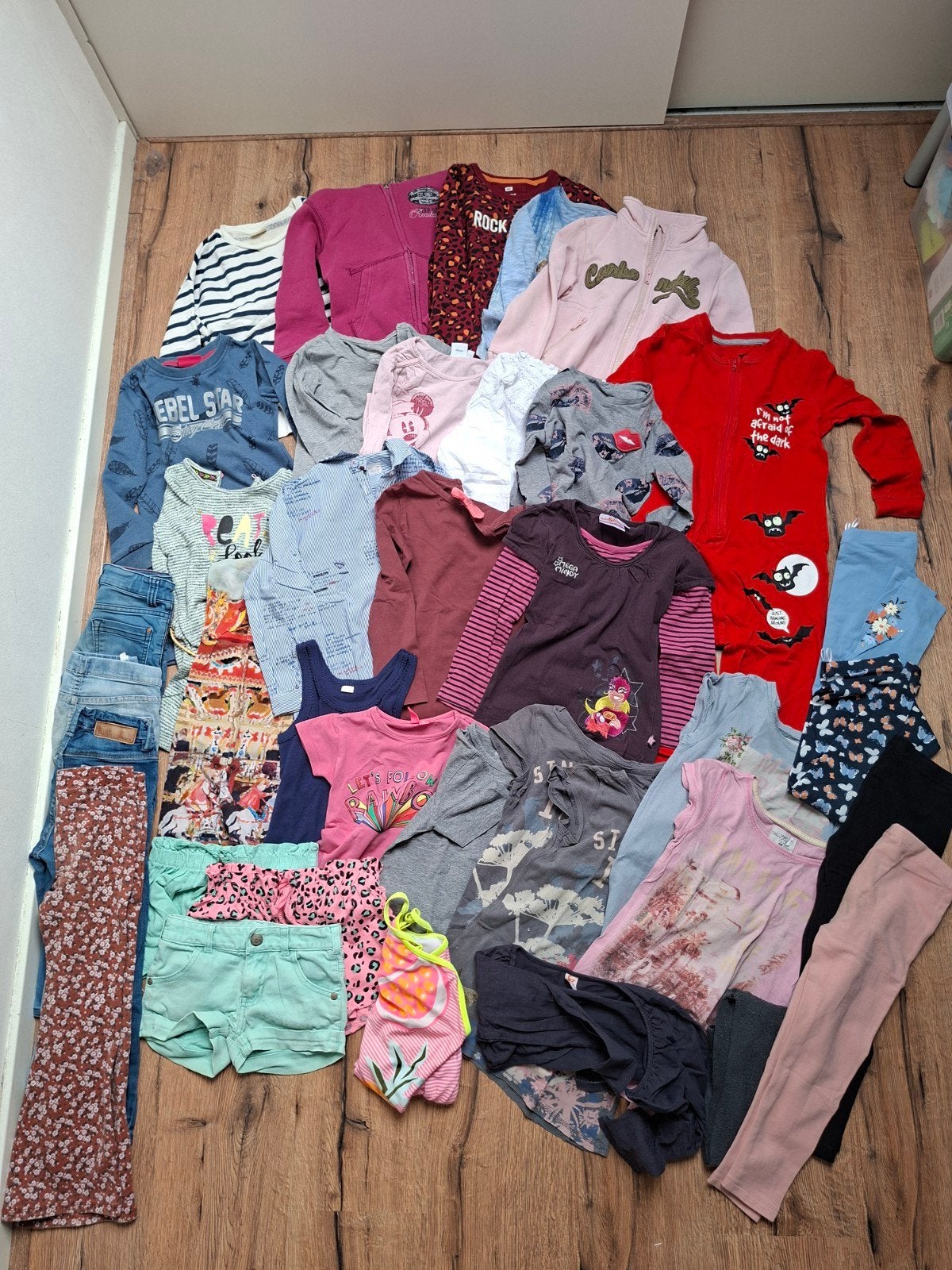 Grote kledingbundel voor meisjes maat 110-116 - 37 items, Ophalen of Verzenden, Gebruikt, Diverse merken, Meisje