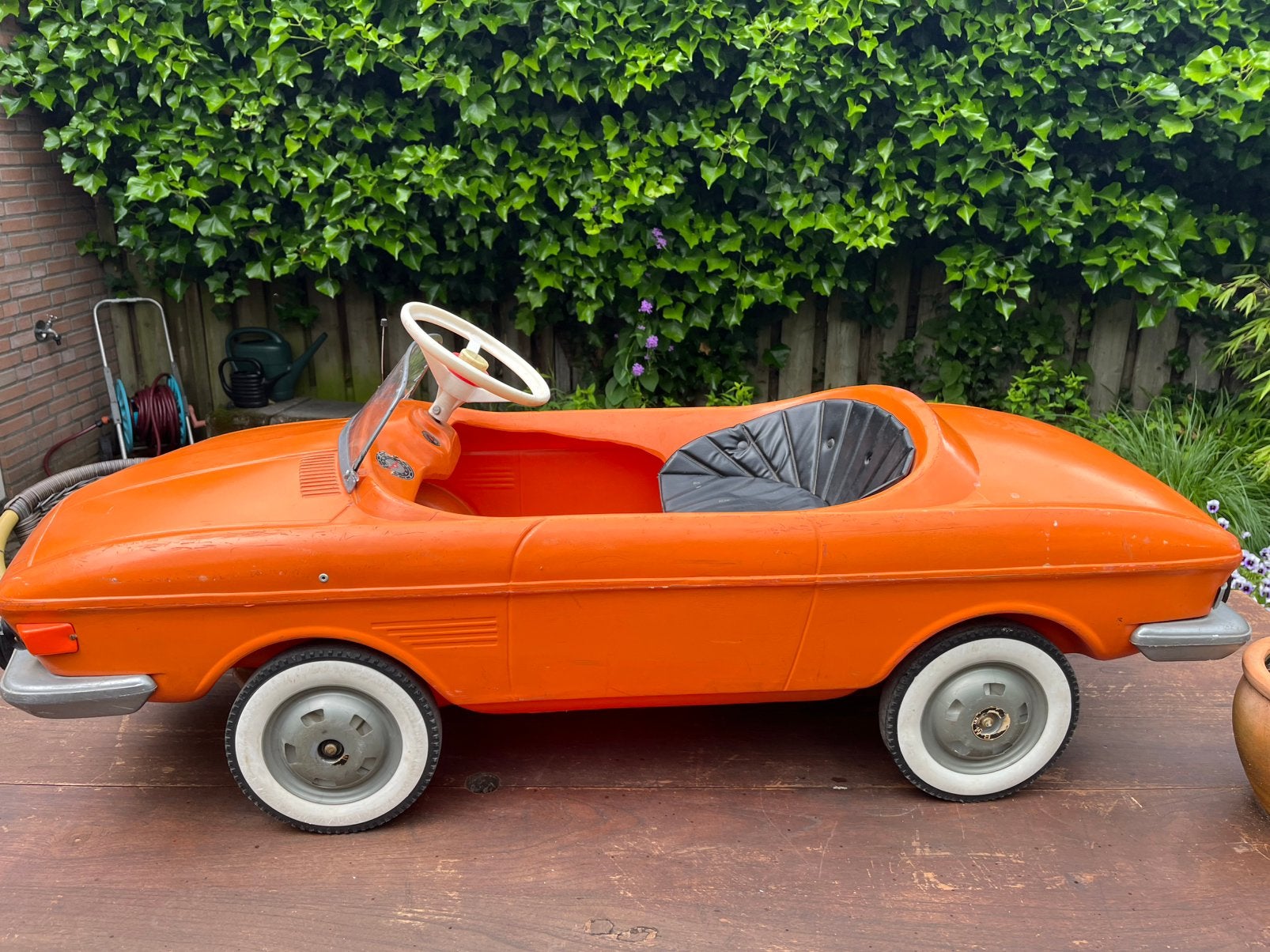 2x Trapauto vintage BMW 2000CS en Floride Triang, Ophalen