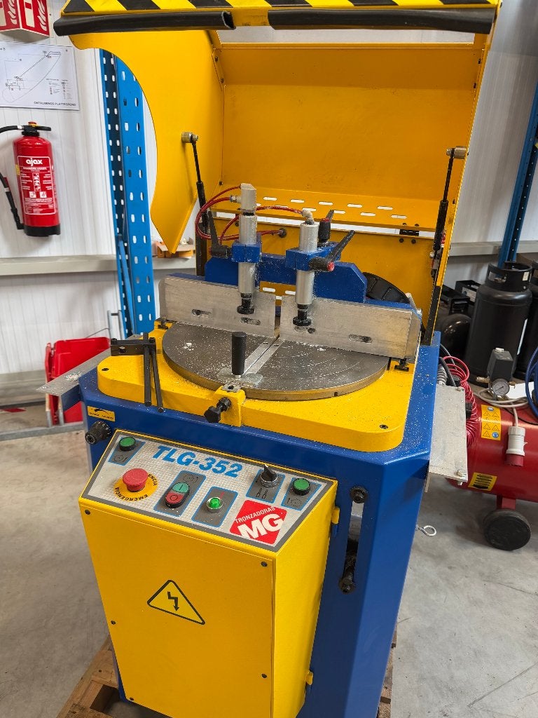 Cirkelzaagmachine voor aluminium en PVC met compressor, Gebruikt, Cirkelzaag, 70 mm of meer, 1200 watt of meer