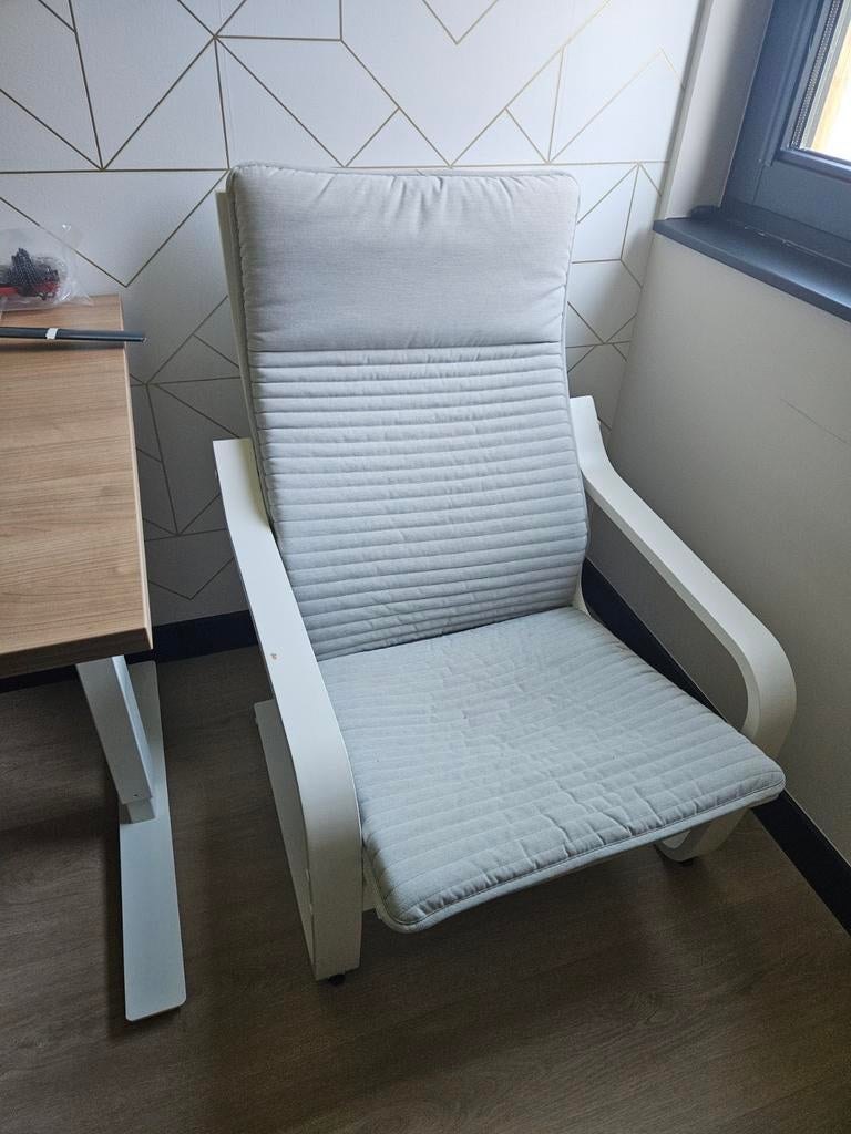 IKEA Poäng Schommelstoel met witte kussens, Huis en Inrichting, Fauteuils, Ophalen, Gebruikt, Modern, Scandinavisch, 75 tot 100 cm