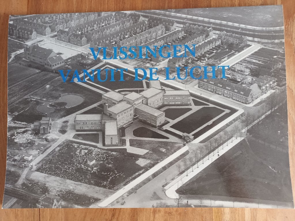 Vlissingen vanuit de lucht vol KLM-foto's, Ophalen of Verzenden, 20e eeuw of later, Zo goed als nieuw
