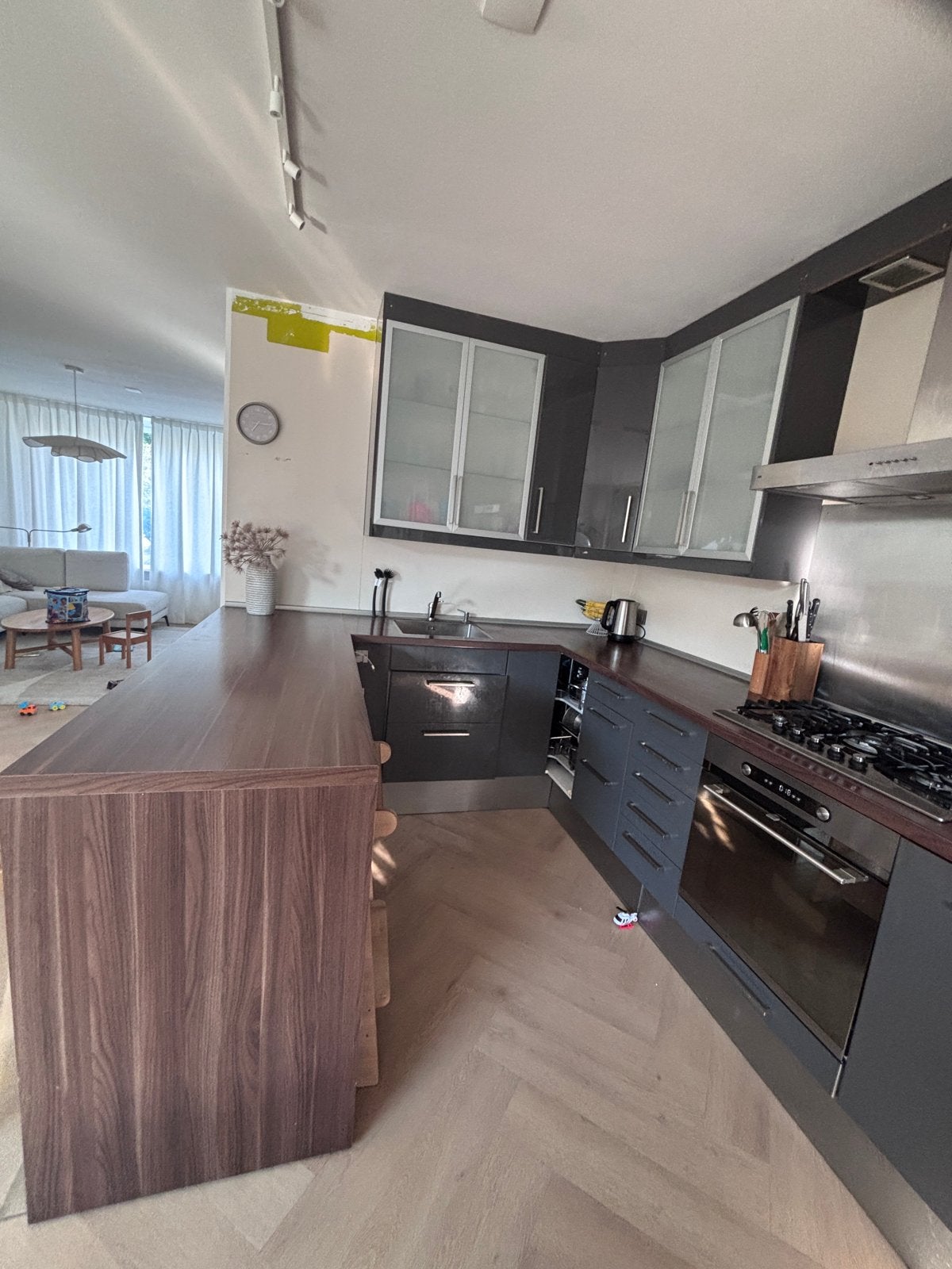 Gebruikte keuken met bijkeuken en werkende apparatuur, Huis en Inrichting, Keuken | Complete keukens, Ophalen, Gebruikt, U-keuken