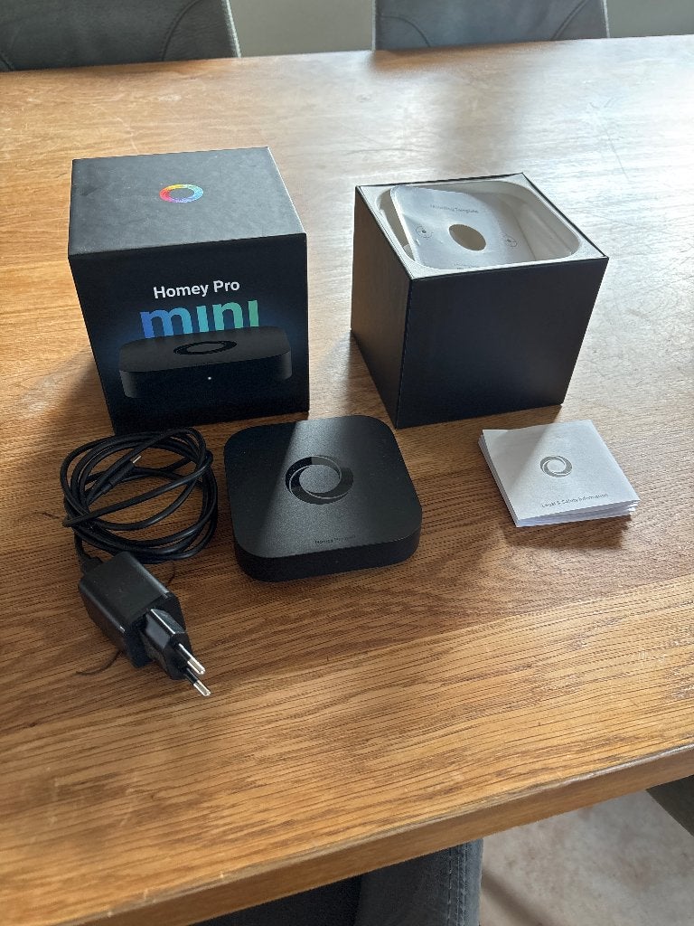 Homey pro mini, Ophalen of Verzenden, Zo goed als nieuw