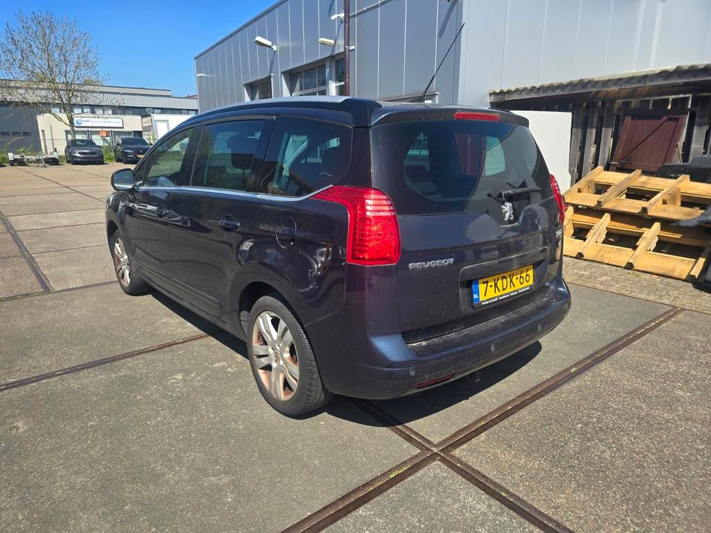 Peugeot 5008 1.6  7 Persoons Panoramadak, Voorwielaandrijving, Stof, Zwart, Blauw