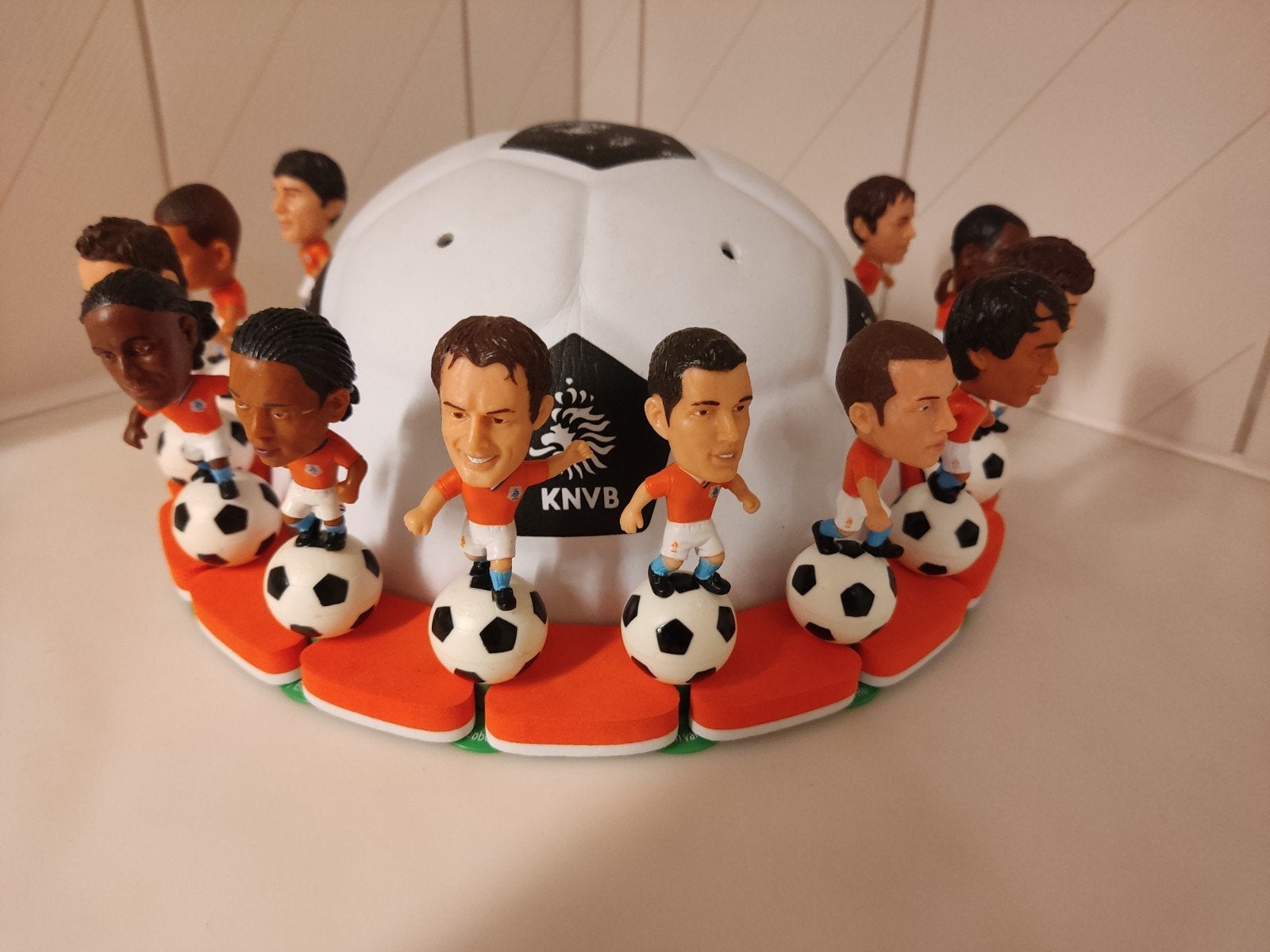 Oranje WK 2010 Voetbalhoed met spelersbeeldjes, Ophalen of Verzenden, Gebruikt, Overige binnenlandse clubs, Pet of Muts